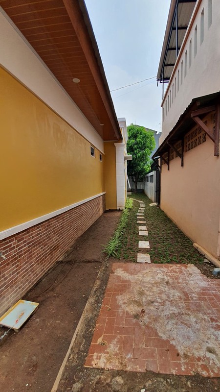 BU - RUMAH HOOK STRATEGIS BINTARO HARUS TERJUAL!