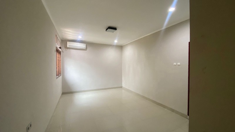 Rumah Bagus 2 Lantai Baru Renovasi di Kayu Putih Kayu Mas 5 Menit ke Stasiun LRT Kayu Putih