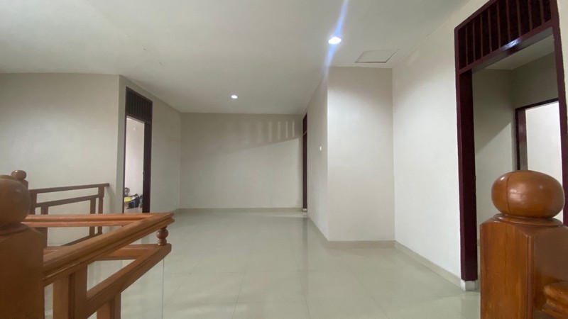 Rumah Bagus 2 Lantai Baru Renovasi di Kayu Putih Kayu Mas 5 Menit ke Stasiun LRT Kayu Putih