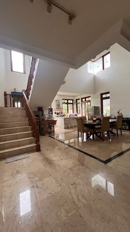 Rumah posisi hoek di Cipete Utara Kebayoran Baru