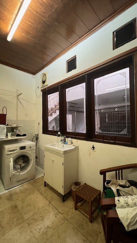 Rumah posisi hoek di Cipete Utara Kebayoran Baru