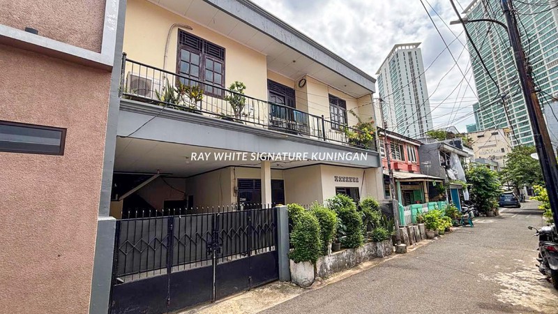 Dijual Kost-kostan Strategis di Setiabudi - Lokasi Ramai, Peluang Investasi Tinggi!