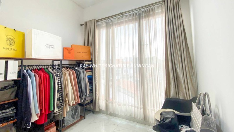 Dijual Rumah Siap Huni Lokasi Strategis di Tebet Barat