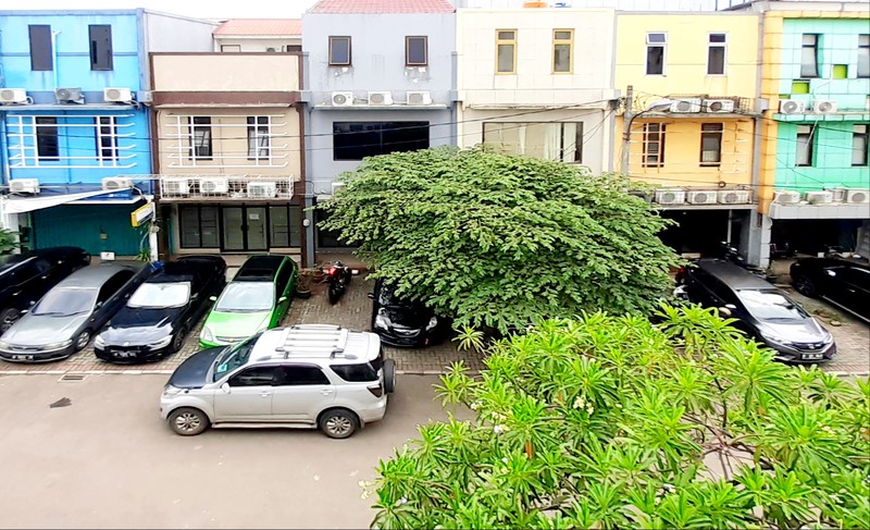 Ruko di Bintaro  Jakarta Selatan, Luas 135m harga 75jt/Thn, Murah, Jarang Ada!