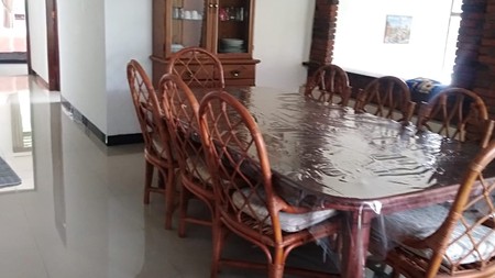 Villa Asri dengan Halaman Luas Lingkungan Nyaman @Cisarua Bogor