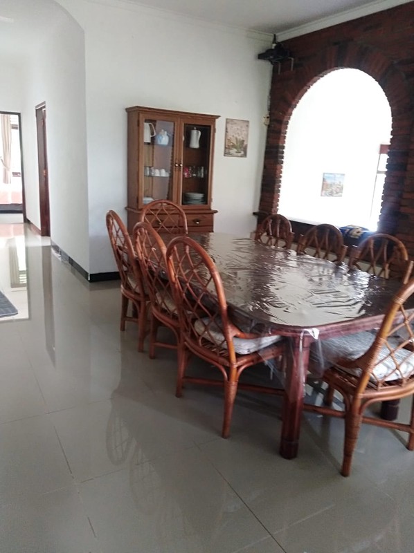 Villa Asri dengan Halaman Luas Lingkungan Nyaman @Cisarua Bogor