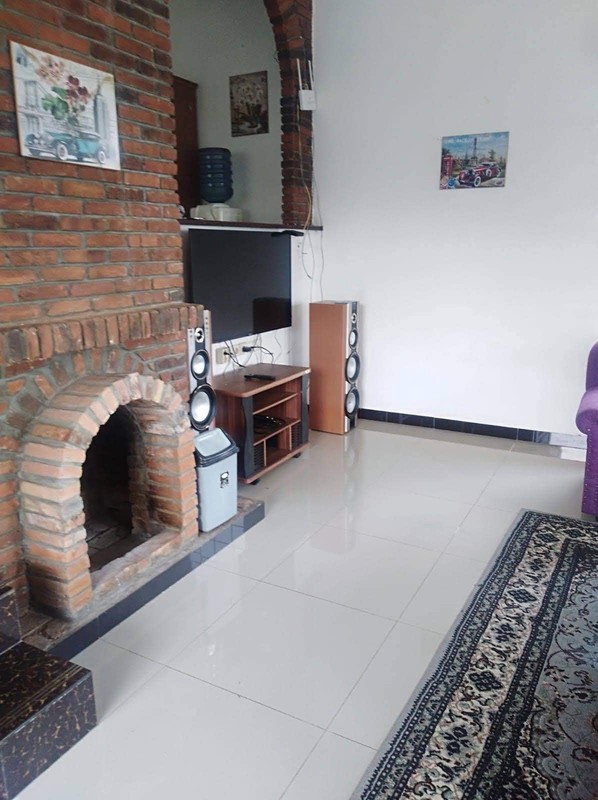 Villa Asri dengan Halaman Luas Lingkungan Nyaman @Cisarua Bogor