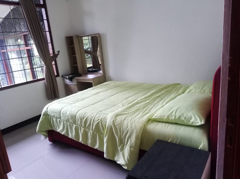 Villa Asri dengan Halaman Luas Lingkungan Nyaman @Cisarua Bogor