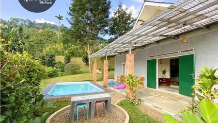 Villa Asri dengan Halaman Luas Lingkungan Nyaman @Cisarua Bogor.
