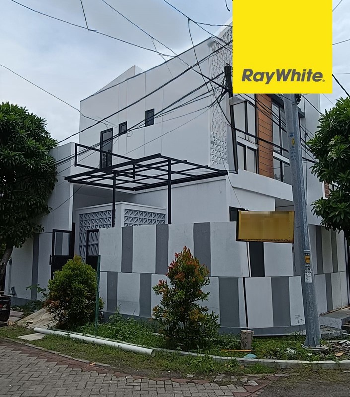 Dijual Rumah 2 lantai di Gading Pantai Surabaya