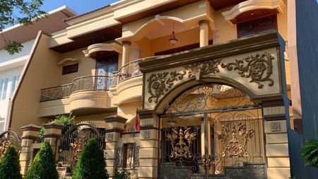 Dijual Rumah Villa Royal, Pakuwon City, Surabaya Timur Kondisi excellent; terawat sangat baik; pondasi pancang full; dekat Shanghai Park