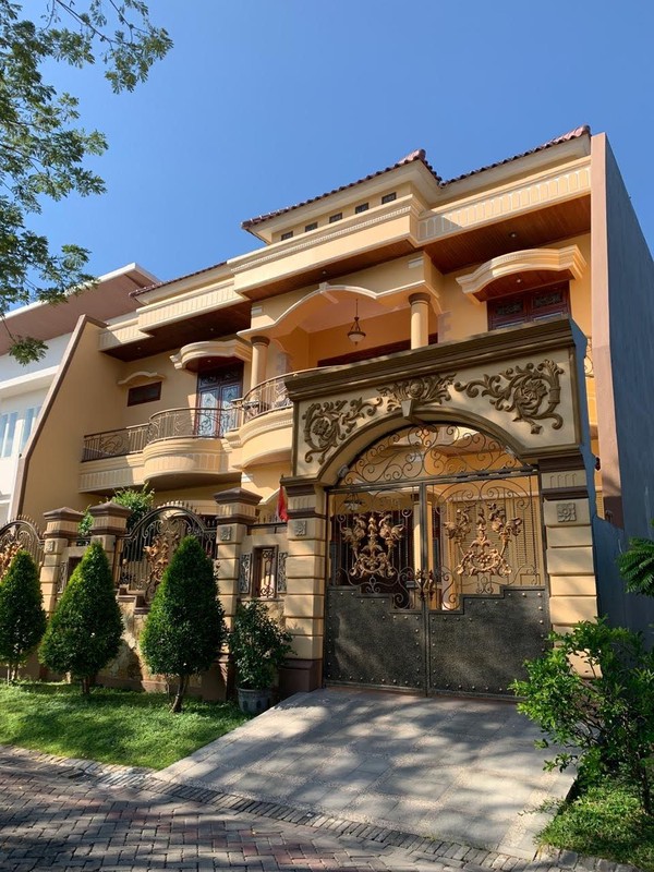 Dijual Rumah Villa Royal, Pakuwon City, Surabaya Timur Kondisi excellent; terawat sangat baik; pondasi pancang full; dekat Shanghai Park