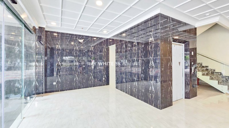 Brand New Building Bangunan 5,5 Lantai Lokasi Strategis di Pondok Pinang Raya