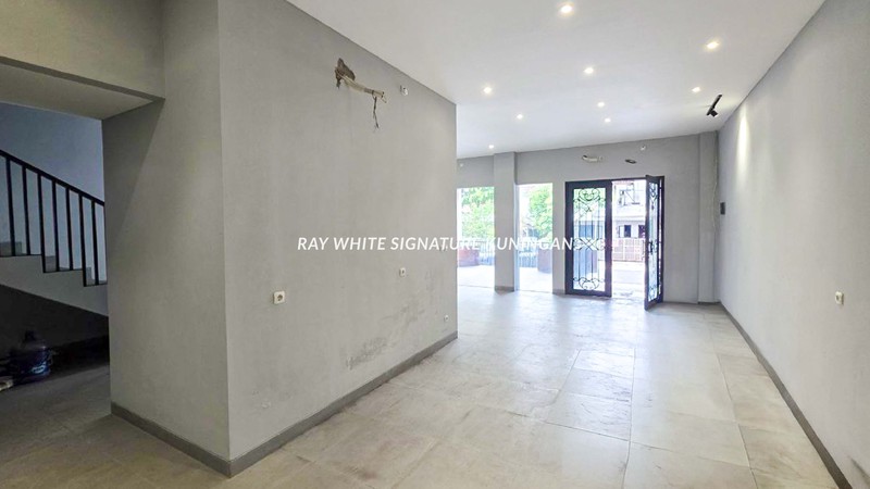 Disewakan Bangunan 2 Lantai Zona Komersial di Sungai Sambas