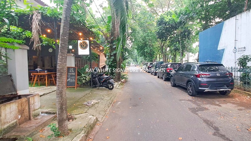 Rumah Hook Cocok Dibangun sebagai Lokasi Usaha di area Elite Panglima Polim 