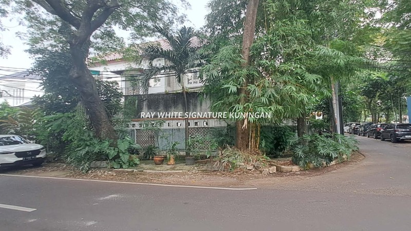 Rumah Hook Cocok Dibangun sebagai Lokasi Usaha di area Elite Panglima Polim 