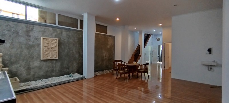 Rumah tahun 2022 3 lantai siap huni di Komplek Angkasa Pura, Kemayoran