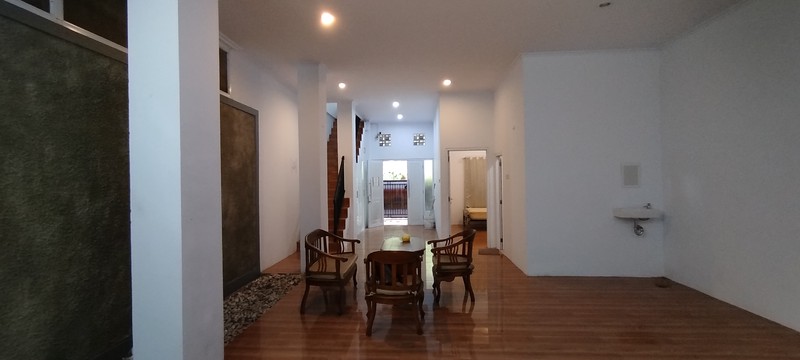 Rumah tahun 2022 3 lantai siap huni di Komplek Angkasa Pura, Kemayoran