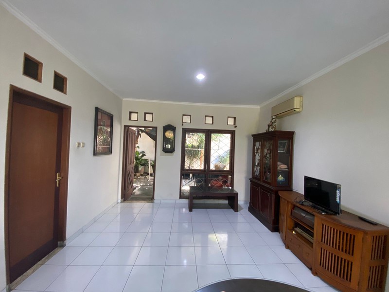 Dijual Rumah Babatan Pratama Surabaya - Lokasi Strategis Dekat Tol & Mall