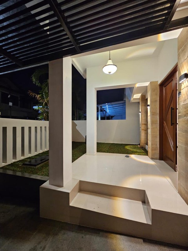 DIJUAL :  Rumah bagus  Pondok Indah Jakarta Selatan