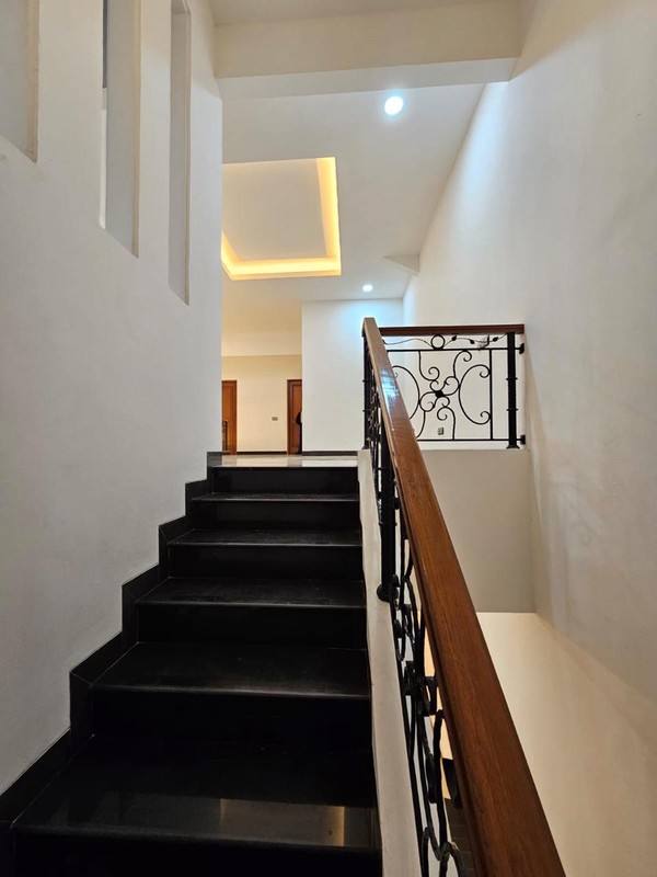 DIJUAL :  Rumah bagus  Pondok Indah Jakarta Selatan