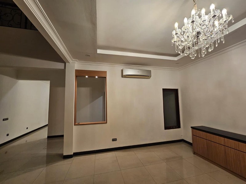 DIJUAL :  Rumah bagus  Pondok Indah Jakarta Selatan