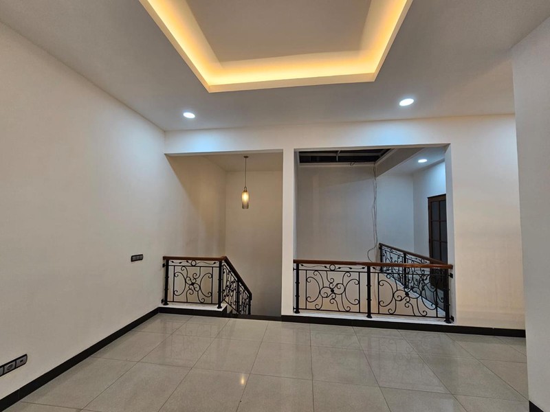 DIJUAL :  Rumah bagus  Pondok Indah Jakarta Selatan