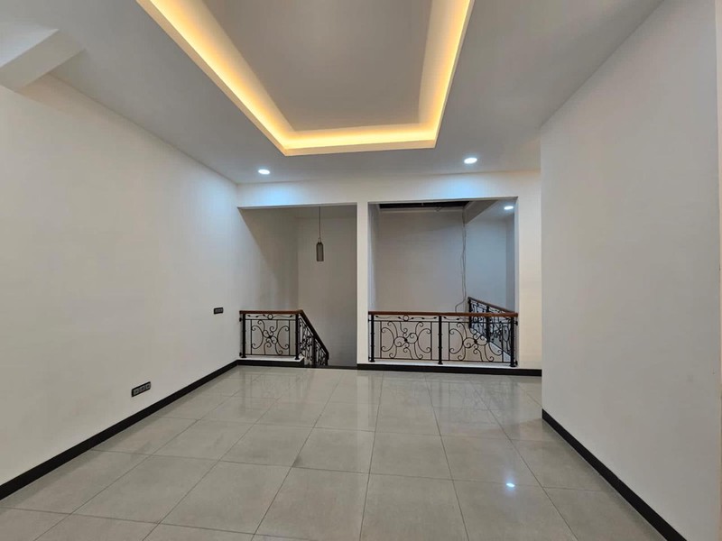 DIJUAL :  Rumah bagus  Pondok Indah Jakarta Selatan