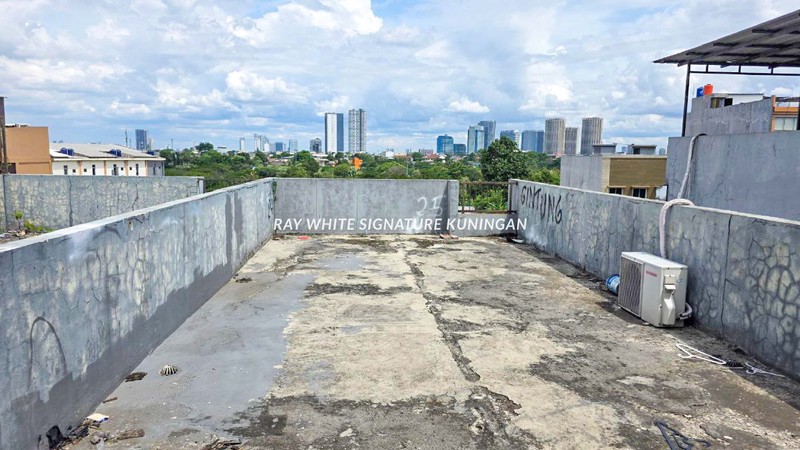 Ruko Siap Pakai di Jalan RC Veteran Bintaro Bangunan 3 Lantai