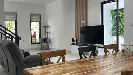Rumah fully Renovasi  Griya Loka BSD city