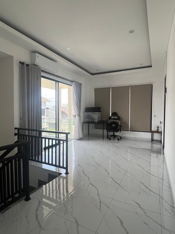 Rumah fully Renovasi  Griya Loka BSD city