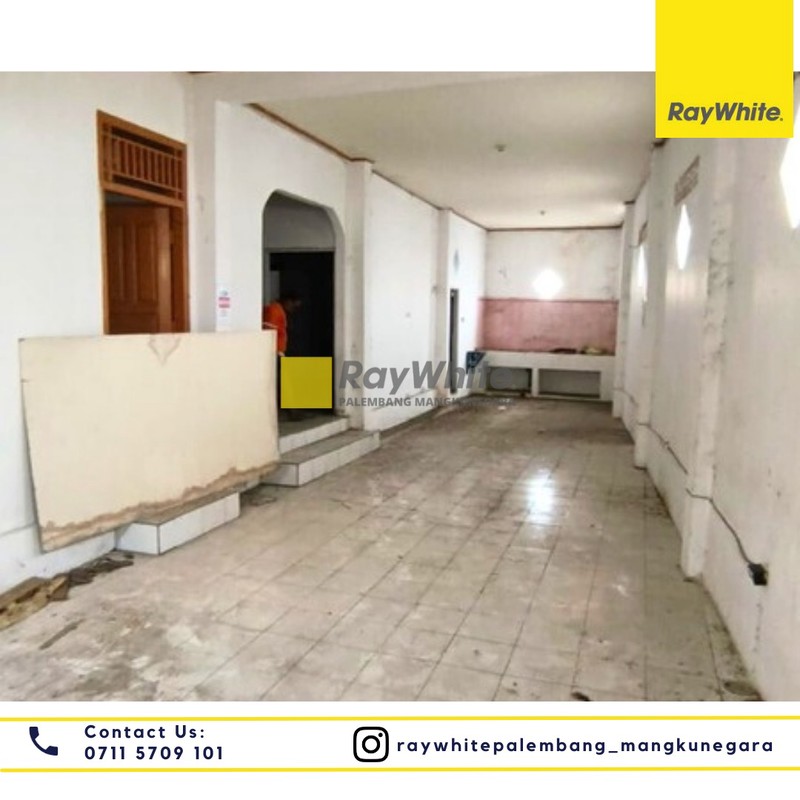 DISEWAKAN BANGUNAN + TANAH PINGGIR JALAN UTAMA