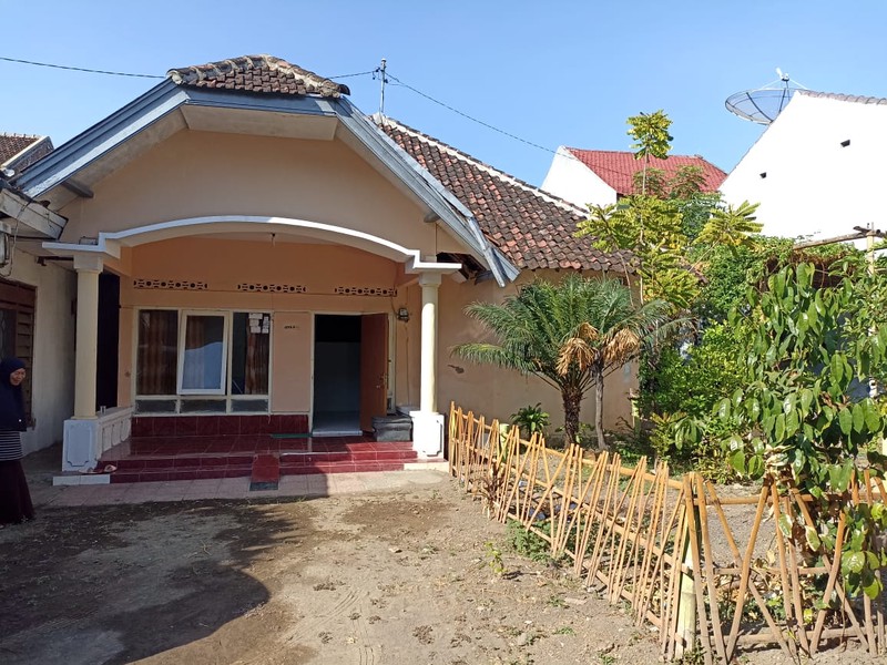 Rumah Luas & Strategis Di Pusat Kota Situbondo, Jalan Pb Sudirman, Patokan, Situbondo