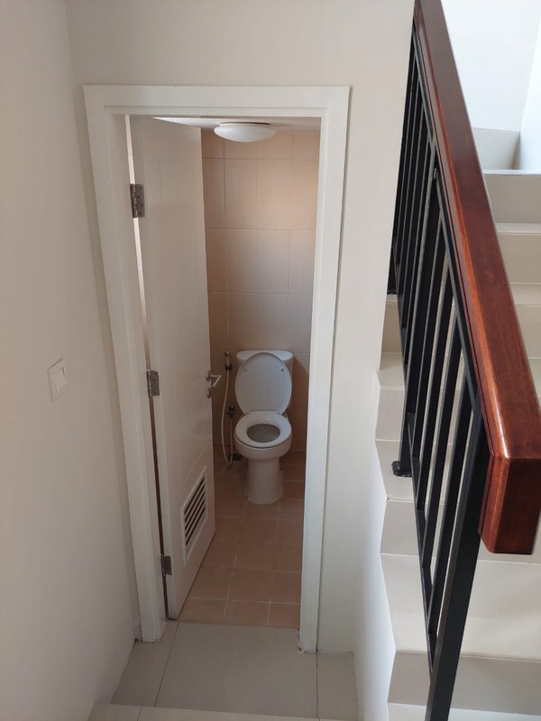 Rumah 3 Lantai Bergaya Modern Minimalis di Samara Village