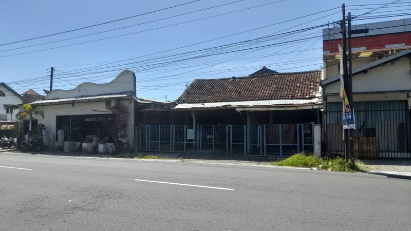 Dijual Rumah Luas Tanah 595 Meter Persegi Lokasi Jalan Parangtritis - Sewon Bantul