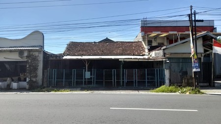 Dijual Rumah Luas Tanah 595 Meter Persegi Lokasi Jalan Parangtritis - Sewon Bantul