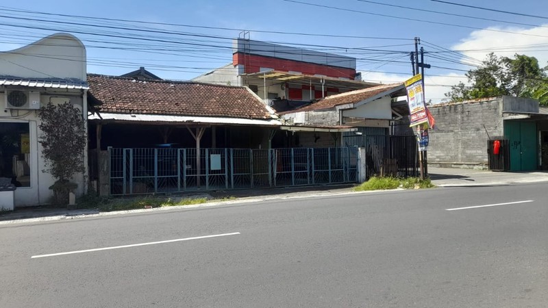 Dijual Rumah Luas Tanah 595 Meter Persegi Lokasi Jalan Parangtritis - Sewon Bantul