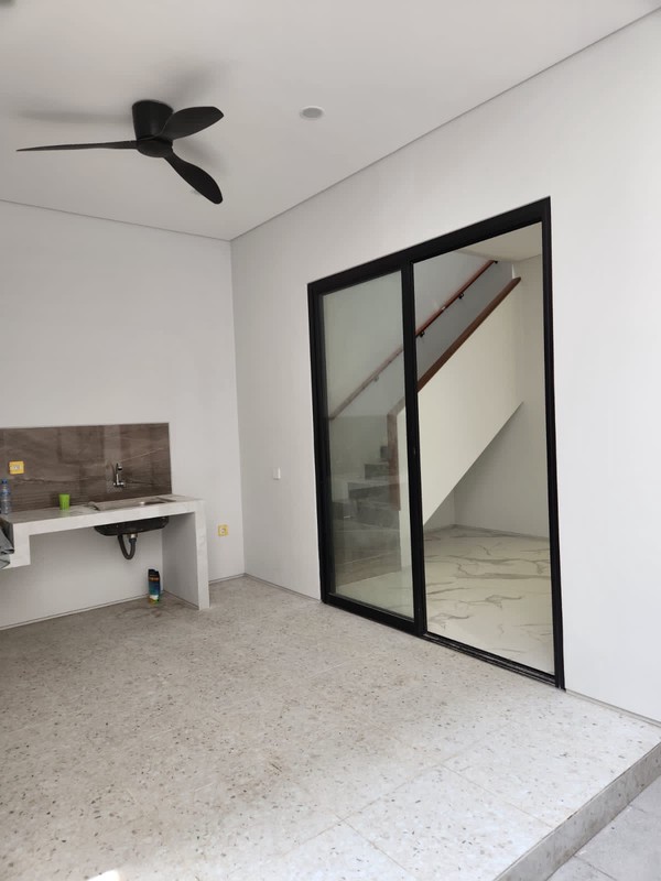 Dijual Rumah Gress Baru di Rungkut Mapan Desain Modern Minimalis , Premium Quality