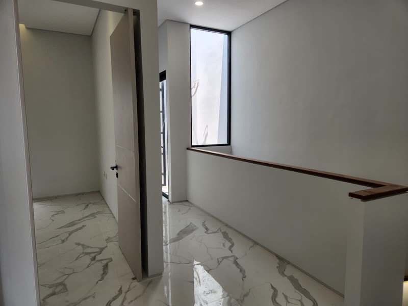 Dijual Rumah Gress Baru di Rungkut Mapan Desain Modern Minimalis , Premium Quality