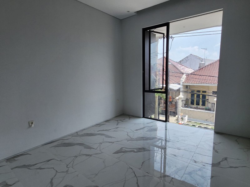 Dijual Rumah Gress Baru di Rungkut Mapan Desain Modern Minimalis , Premium Quality