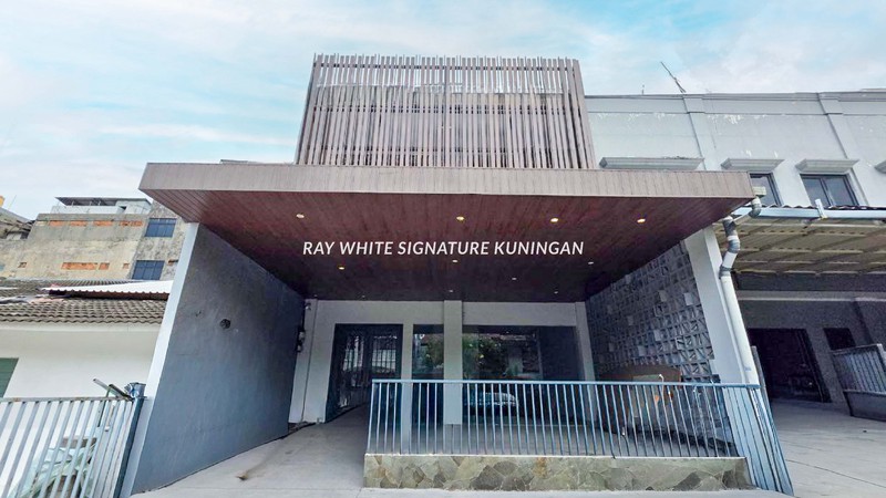 Disewakan Bangunan 2 Lantai Zona Komersial di Sungai Sambas Kebayoran Baru