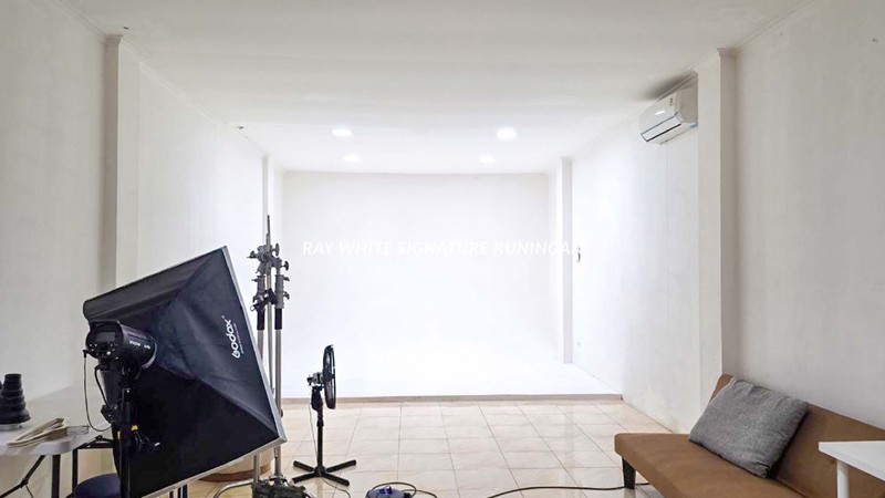 Ruko 3 Lantai Siap Pakai di Jalan RC Veteran Bintaro 