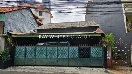 Dijual Rumah Tua di Jl Guru Mughni Daerah Setiabudi