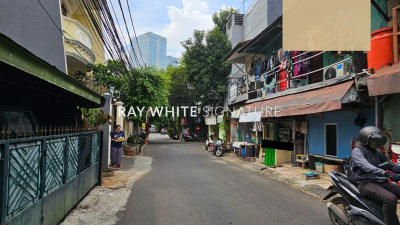 Dijual Rumah Tua di Jl Guru Mughni Daerah Setiabudi