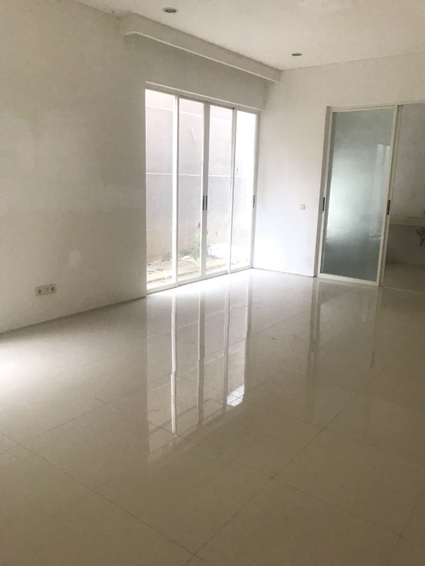 Rumah Dijual atau Disewakan di Graha Natura Surabaya Barat Hunian Premium Lingkungan Hijau Jalan Lebar