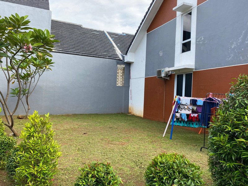 Dijual Rumah Hook Siap Huni di Karawaci! Posisi strategis, depan taman, jarang ditempati, lokasi premium!
