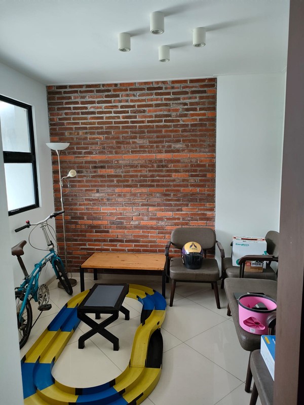 Rumah 2 Lantai Furnished Kahuripan Nirwana SHM