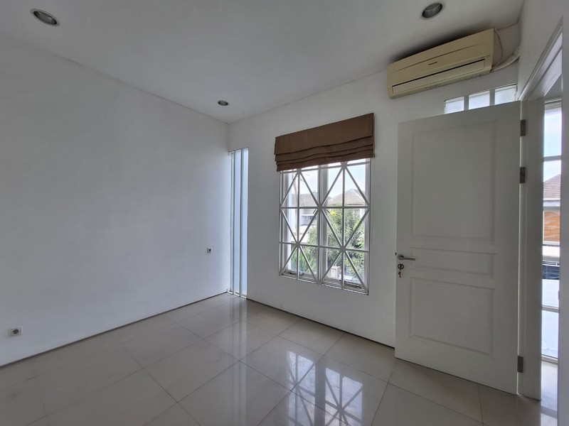 Disewakan rumah Royal Residence Wiyung Surabaya Barat