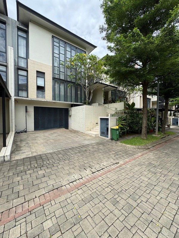 Dibawah pasaran. Rumah mewah Navapark cluster Lancewood, BSD City