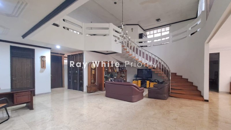 Rumah klasik di Karet Kuningan Setiabudi dekat Tebet Menteng SCBD